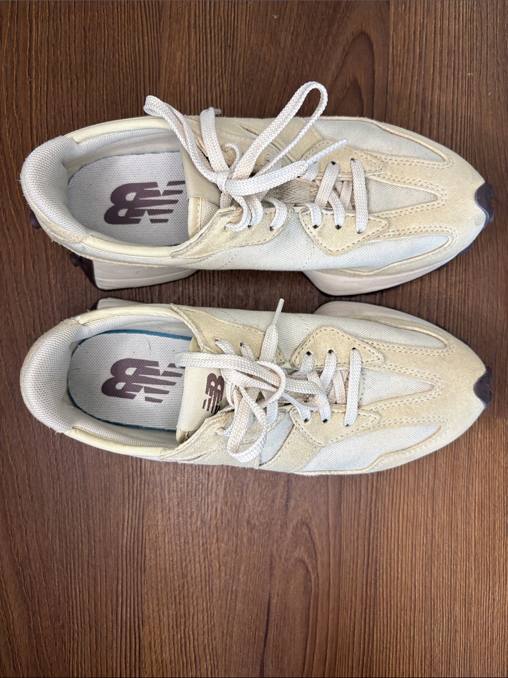 New Balance Women’s  327 Suede Sneakers Lug Sole size 7 - Picture 6 of 11